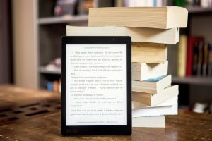 what is the difference between a library and an sdk 2216
