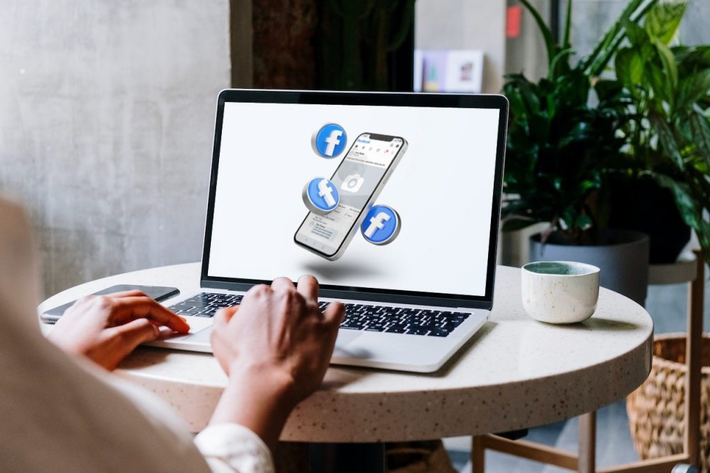 Read Facebook Account Data In A Cross Platform App